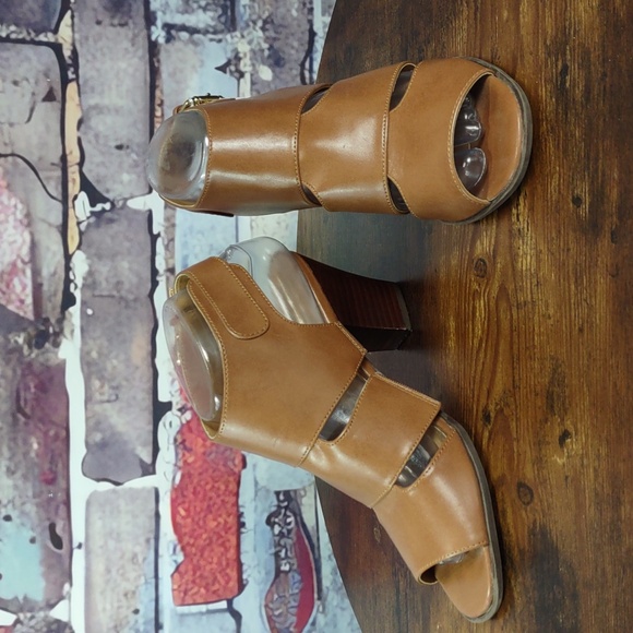 Tommy Hilfiger Vegan Leather Heeled Sandals - Picture 4 of 13